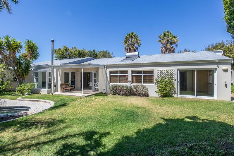 3 Bedroom Property for Sale in Constantia Western Cape